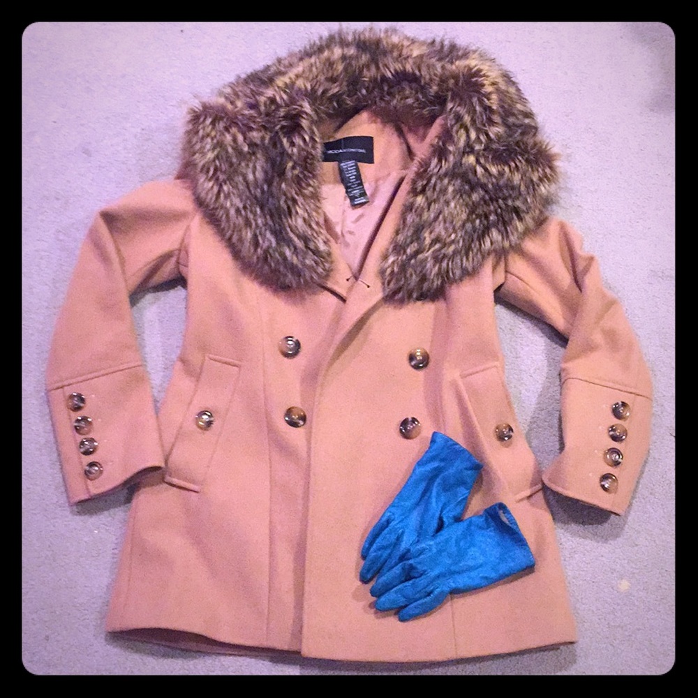 Faux fur collar camel colored peacoat